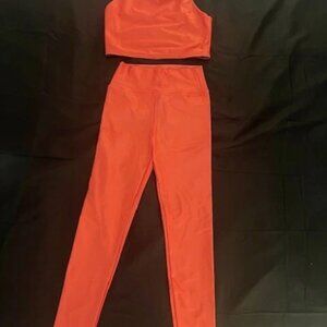 Koral SET Lustrous High Rise Legging AND Bra SET Guava Size MEDIUM
